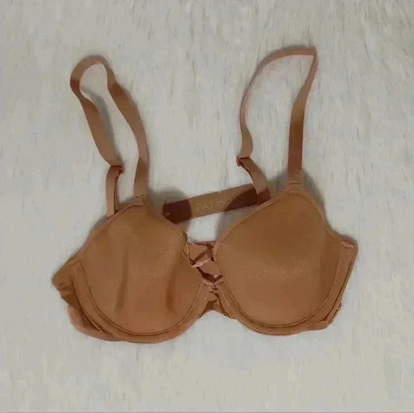 Skims Weightless Demi Bra - Picture 6 of 8